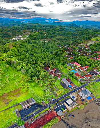 photo aérienne, Maisons, paysages verts luxuriants, village côtier, Cisolok, Java Ouest, Indonésie, vue aérienne, paysage rural, cadre tropical, toile de fond de montagne