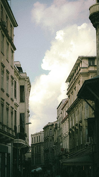 betonových budov, zatažená obloha, historické ulice, Klasické budovy, malebný výhled, městskou architekturu, panoráma města, staré Město, pouliční scény, architektonické detaily, zatažené počasí