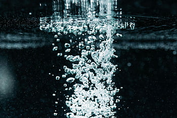 macro photography, bubbles in water, dynamic bubbles, effervescence, water texture, movement, close-up, macro image, water bubbles, effervescent texture, water movement