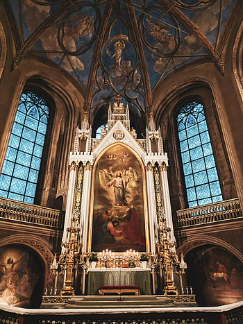 interiér katedrály, bílé a zlaté, gotický kostel, Podrobný oltář, vitráže, náboženské umění, církevní architektura, Vzhled interiéru, náboženské ikonografie, interiér kostela, Design oltáře