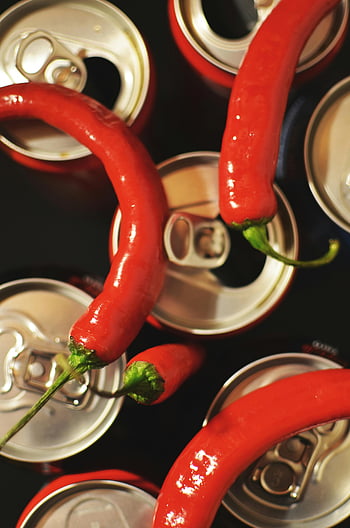 røde chili peber, sodavand, ovenfra, krydderi, forfriskning, rød chili, chili peber, sodavandsdåse, forfriskningsdrink, krydret mad, rød peber