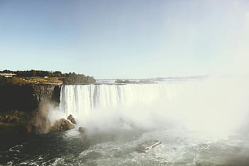 Niagara vízesés, vízesések, hajó, ködös hangulat, lenyűgöző táj, napfény, természetes szépség, turisztikai attrakció, festői kilátás, úti cél, folyami permetező