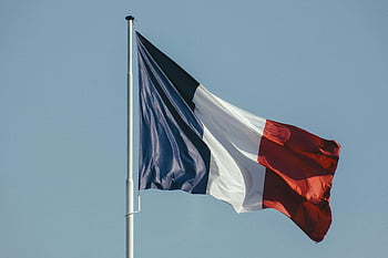 francouzská vlajka, modrá obloha, vlající vlajka, národní hrdost, Symbol svobody, Francouzská národní vlajka, jasně modrá obloha, vlajkový sloup, venkovní scénu, vlastenecký obraz, trikolorní vlajka