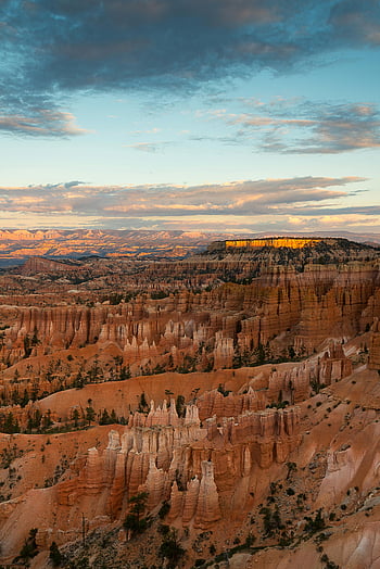 bryce canyon εθνικό πάρκο, σημείο ανατολής, πυροβολισμό, εναέρια θέα, μοναδικοί σχηματισμοί βράχου, συννεφιασμένος ουρανός, η δυση του ηλιου, Τοπίο που κόβει την ανάσα, φυσική ομορφιά, utah, ΗΠΑ