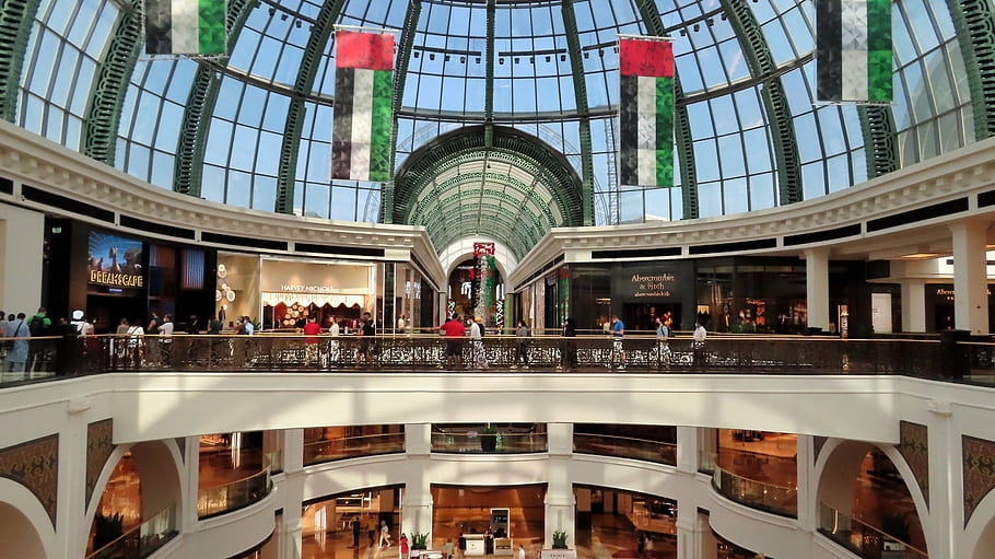Dubaj, Spojené arabské emiráty, zimní, 2021, 2022, obchodní dům, emiráty, vlajky, architektura, interiér, lidé