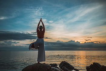 yoga, yoga pose, asana, zonsondergang, vrouw, meditatie, namaste, pose, mediteren, gezond, geschiktheid