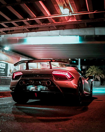 Sportwagen, geparkt, städtische Brücke, Neonbeleuchtung, Nacht-, Luxus-Sportwagen, elegantes Design, unter der Brücke, Stadtstraße, Autofotografie, Automobilfotografie