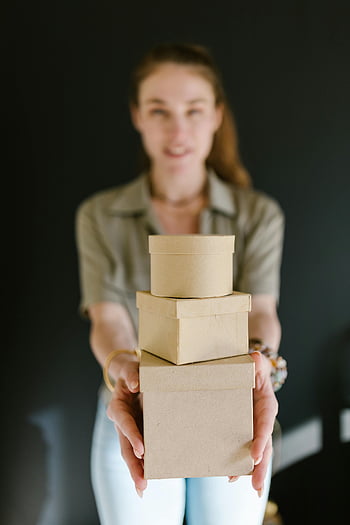 e-commerce, piccola impresa, scatole di cartone, acquisti online, confezione del prodotto, forniture di spedizione, imprenditore femminile, imprenditore, successo aziendale, negozio online, consegna