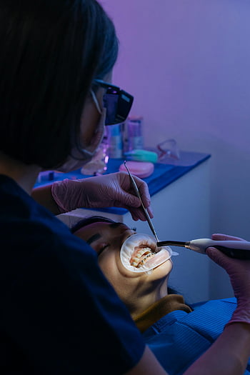 hammaslääkäri, hammaslääketiede, hammashakkeet, moderni klinikka, potilas, hammashoito, hammasvälineet, hammashygienia, hammaslääkäriklinikka, hampaiden terveys