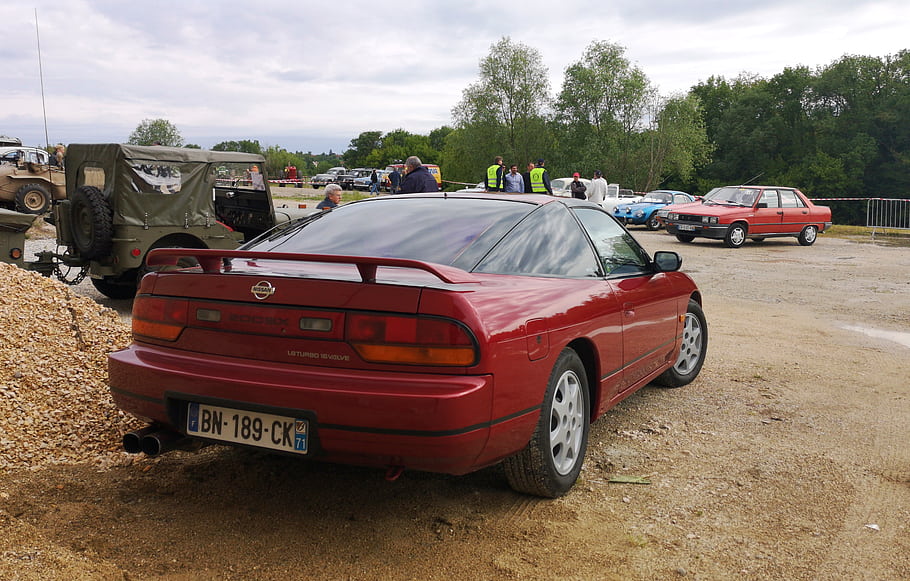 nissan, 200SX, 1991, auto rossa, Verdun Sur le Dobs, 1.8 motore, 171 CV, evento all'aperto, macchina vintage, persone che si riuniscono, veicolo militare