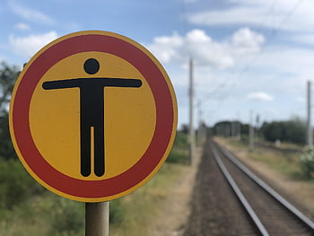 db, rotaia, Ferrovia, treno, trasporto ferroviario, traffico ferroviario, trasporto, piattaforma, rotaie, ruggine, treno regionale