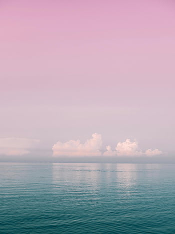 hav, rosa himmel, solnedgang, rolig utsikt, myke skyer, rolig humør, fredelig scene, kropp av vann, rolig landskap, pastellfarger, horisontlinje