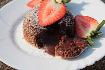 cake, lava, dessert, plate, delicious, fresh, chocolate, pastry, bakery, sauce, sweet