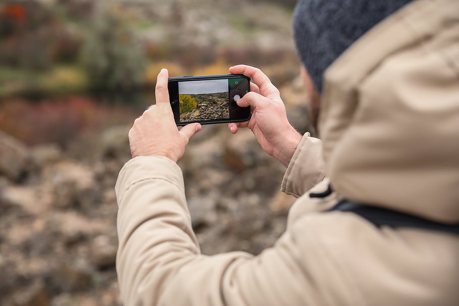 man, phone, person, hiking, outdoors, nature, explore, wanderlust, fall, autumn, forest