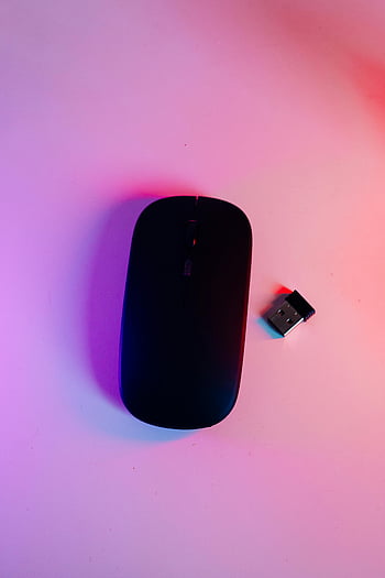 mouse senza fili, ricevitore Bluetooth, Adattatore USB, mouse nero lucido, superficie colorata e illuminata, accessori per computer, tecnologia wireless, gadget moderni, dispositivi tecnologici, mouse ergonomico, Chiavetta USB