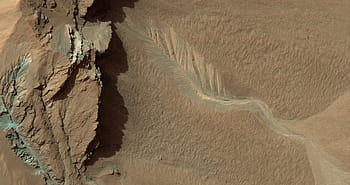 Mars, Hale Crater, gullies, northwest rim, bright material, deposits, geology, landscape, NASA, MRO, HiRISE