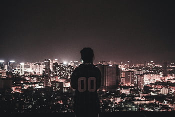 도시 조명을보고있는 사람, 야간 시간, hà nội 도시 조명, 도시의 스카이 라인, 실루엣, 야경, 도시 풍경, 밤 사진, 밤에 도시, 도시의 야간 장면, 도시가 내려다 보이는 사람