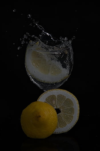 zwarte achtergrond, natuur, citroenen, water, drinken, glas, glas water, vitaminen, vloeistof, gezond, verfrissend