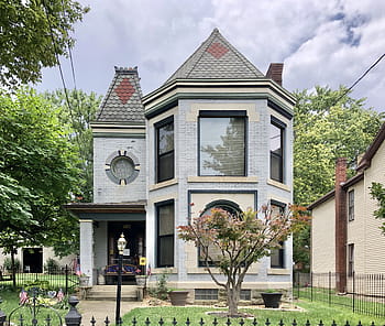 královna anne, cihlový dům, věž, kulaté okno, arkýřové okno, kamenný obložení, Helentown Historic District, Národní registr, viktoriánský, covington, kentucky
