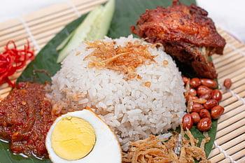 nasi lemak, rýže, vejce, kuře, sambal, banánový list, detail, Lahodné, tradiční jídlo, malajské jídlo, smažené kuře