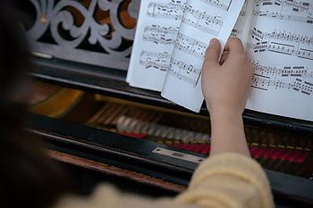 Nota, piyano, Sayfaları Dönüş, müzik pratiği, kapatmak, el, müzik kitabı, piyano tuşları, Müzik notaları, tanınmayan kadın, Piyano müziği