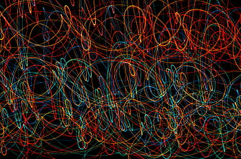 カラフルな抽象画、 鮮やかな抽象的な模様、 カラフルなライトトレイル、 魅惑的なデザイン、 抽象芸術、 光の軌跡アート、 抽象的な背景、 カラフルなデザイン、 抽象的な線、 鮮やかな抽象画、 抽象的な光の軌跡