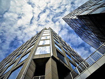 fotografování s nízkým úhlem, výšková budova, moderní mrakodrap, skleněná fasáda, odraz oblohy, městskou architekturu, panoráma města, architektonický design, moderní budova, modrá obloha, mrak odraz