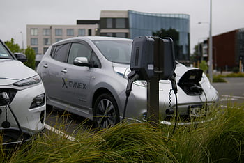 elektrických vozidel, nabíjecí stanice, Parkoviště Christchurch, moderní architektura, Evnex, elektrická auta, Nabíjení automobilů, parkoviště, moderní budovy, nabíjení elektromobilu, Městské nabíjení