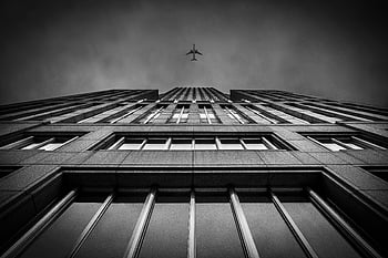 tek renkli fotoğraf, bina, dramatik bakış açısı, uçak uçan, gökdelen, siyah ve beyaz, kentsel mimarlık, Cityscape, havadan görünüş, modern yapı, dramatik gökyüzü