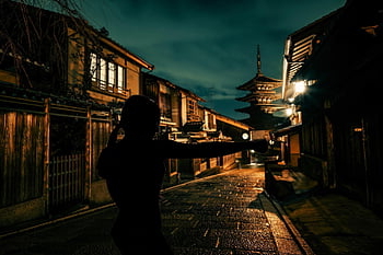 alley, street, houses, pagoda, night, old Town, kyoto, japan, woman, silhouette, fighter