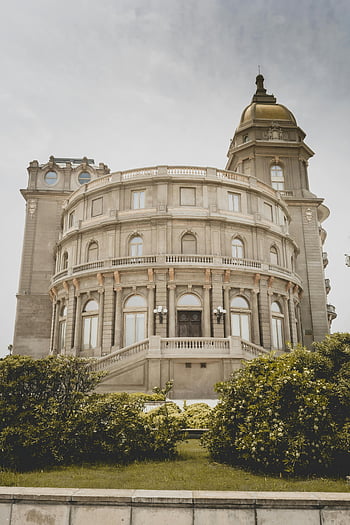 Stará betonová budova, historické architektury, Montevideo, Uruguay, klasický design, krásná budova, historické budovy, Architektura Montevidea, klasická architektura, historické Montevideo, procházet keři