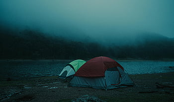 camping tält, dimmig sjö, Guanajuato Mexiko, skymningscamping, utomhuscamping, sjöcamping, campingutrustning, natur camping, campingäventyr, campingplats, skymningsscen