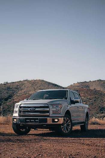 Hopeanvärinen Ford F-150, Arizona, taikauskon vuoret, karu aavikkomaasto, pysäköity kuorma -auto, ulkona seikkailu, maastoajoneuvo, hopea kuorma-auto, vuoren taustalla, aavikon maisema, ford kuorma-auto