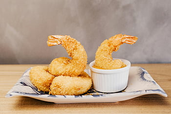 tempura, keramická deska, Zlatý křupavý, Krevety Tempura, Krásně pokovené, keramické jídlo, Křupavé krevety, Prezentace desek, fotografování potravin, předkrm