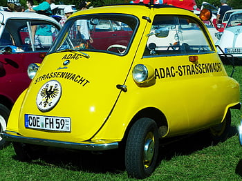 žluté BMW Isetta, historických vozidel, Výstava venkovního automobilu, mikrokar, ADAC-Strassenwacht, zářivě žluté auto, klasická auta, Přehlídka aut, Retro vozidla, žluté auto, výstava historických budov