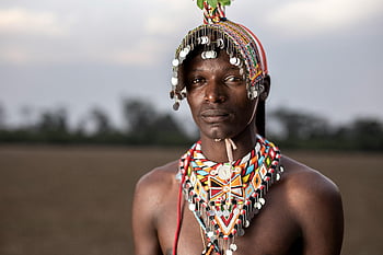maasai kriger, traditionelt kostume, perlebroderi, Kulturel påklædning, Kenyansk landskab, afrikansk kultur, Traditionelle smykker, etnisk mode, indfødte, traditionelt hovedbeklædning, maasai stamme