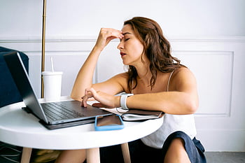 kvinde, Arbejds træthed, bærbar, bord, stress, træthed, lukkede øjne, rørende pande, arbejdsstress, arbejdstræthed, skrivebordsarbejde