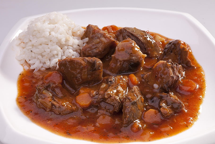 pork, meat, protein, food, dish, rice, pork Rice On Plate, kebab With Rice, Кебапс Ориз, Свинскo В Чиния, Винен Кебап