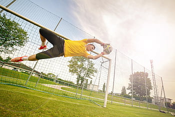 kapus, labda, futball, labdarúgók, Sport, labdajáték, labdarúgó mérkőzés, játéktér, sportpálya, futballpálya, rohanás