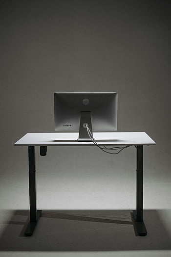 výškově nastavitelný stůl, moderní monitor, stálý stůl, elegantní design, nastavení počítače, Ergonomický stůl, nastavitelná výška, nastavení stolu, kancelářský nábytek, pracovního prostoru, stojan monitoru