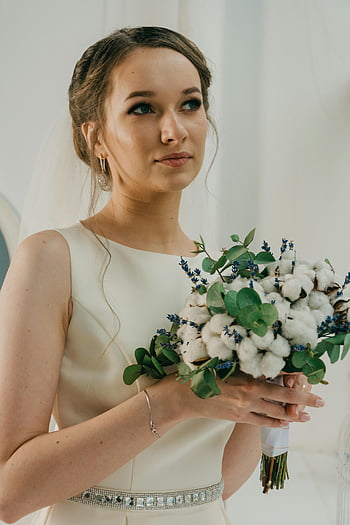 mireasă, rochie albă, buchet, bumbac, eucalipt, eleganţă, stil, în interior, rochie de mireasă, aranjament floral, buchetul miresei