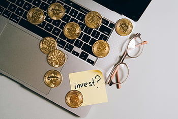 Bitcoin, лаптоп, очила, инвестирам, финанси, тек, cryptocurrency, монети, клавиатура, лепкава бележка, технология