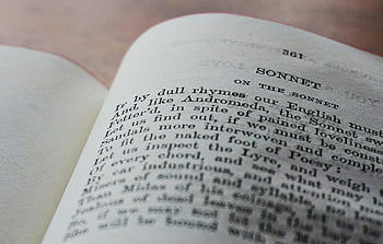 sonnet, open boek, klassiek Engels sonnet, zwart en wit, detailopname, boekpagina, literatuur, poëzie, tekst, lezing, vintage boek