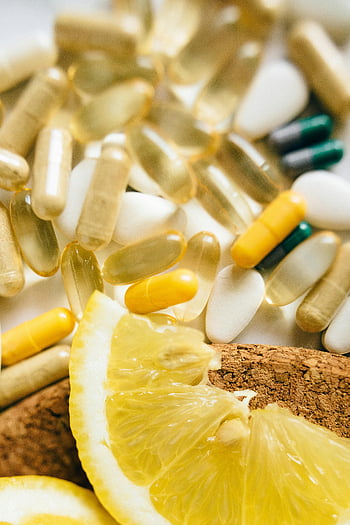 cápsulas, fatias de limão, vitaminas, Suplementos, superfície de cortiça, fechar-se, Vitaminas variadas, saúde, bem estar, nutrição, remédios naturais