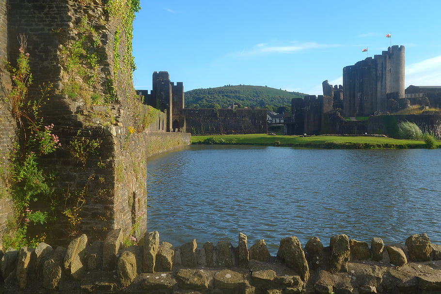 hrad, hradní příkop, jezero, krajina, caerphilly hrad, historický, budova, Velšské vlajky, Caerphilly Mountain, Wales, Glamorgan