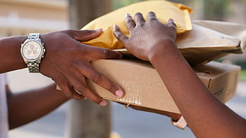livraison, livraison des mains, boîte en carton, enveloppe rembourrée, échange, Service Clients, service de colis, shopping en ligne, Livraison sans contact, de plein air