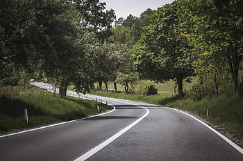 道路、 デスクトップの背景、 クールな背景、 高速道路、 アスファルト、 自然の壁紙、 木、 ノートパソコンの壁紙、 旅行、 自然、 壁紙