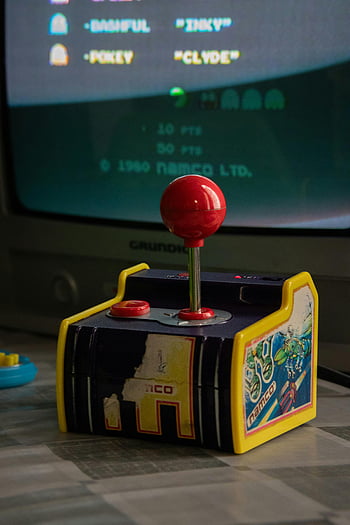 retro joystick pro videohry, retro herní sestava, klasická arkádová hra, namco, arkádová expozice, vinobraní joystick, retro hry, klasická arkáda, řadič videoher, arkádový stroj, ročník hry