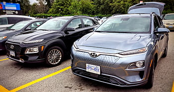 Hyundai Kona, elektrisch, Benzin, Myev, Auto, Parkplatz, Nummernschild, Fahrzeug, Vergleich, Modelle, Technologie