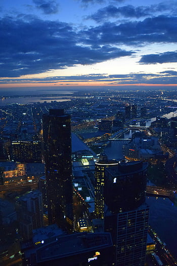 panoráma města Melbourne, Pohled na soumraku, Osvětlené mrakodrapy, řeka yarra, ptačí fotografie, městské krajiny, nádherný výhled, městské panorama, večerní město, letecké snímkování, panorama Melbourne